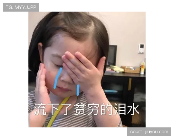 孔帕尼逛菜市场拎着几只名牌袋子，瞬间让我觉得自己贫穷成表情包